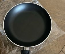 frying pan set with lid