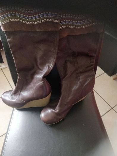 Ladies leather boots