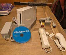 Nintendo Wii Bundle - Full set with Wii Sports - #438