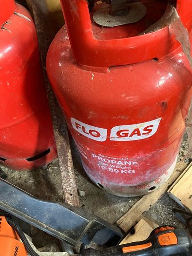 2 full bottles of propane