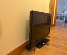 LG Flat Screen TV 32CS460  Black