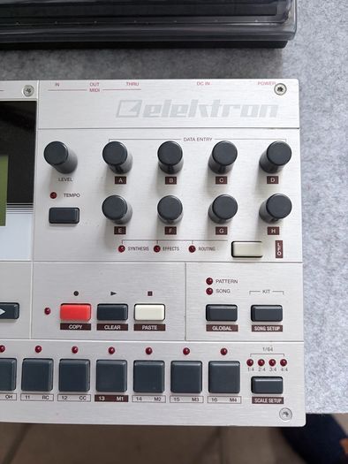 Elektron Machinedrum SPS-1UW+ MKII with Black Faceplate