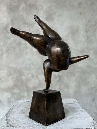 Balancing Lady (30cm) - Bronze