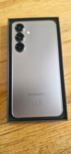Samsung S25 Silver 128gb + Mag safe case