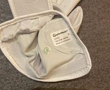 Golf glove, excellent condition