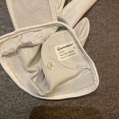 Golf glove, excellent condition