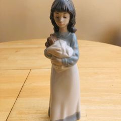 Nao By Lladro Figurine
