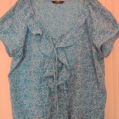 Brand New blue floral Bm top size UK22 EU50 postage included