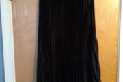 New  Look Plain Pleated  Black Skirt. S.12. B.N.W.T.