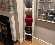 Blanket/scarf ladder