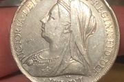 Victoria Crown 1900