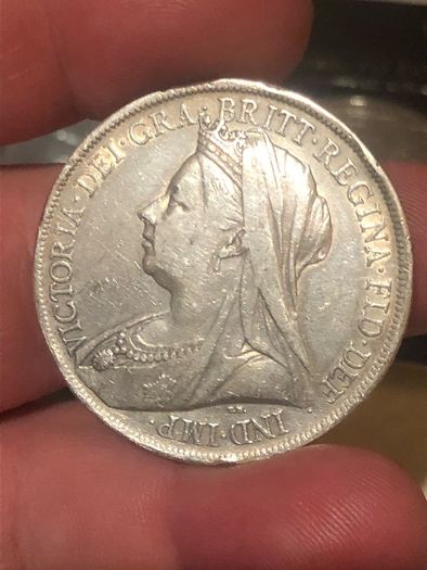 Victoria Crown 1900