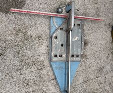 Tile cutter
