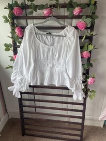 Bershka white 100% cotton long sleeve top medium
