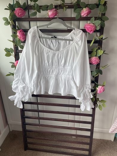Bershka white 100% cotton long sleeve top medium