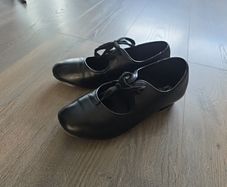 Tap shoes