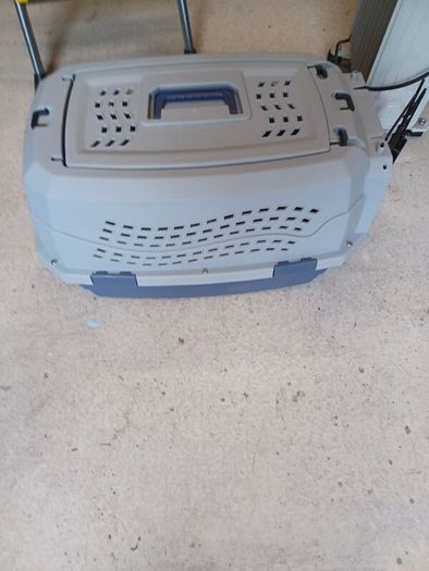 dog carrier