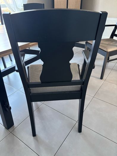 table and chairs