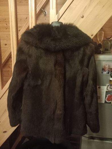 Switzers fur coat, no damage, medium, D18 post 10e