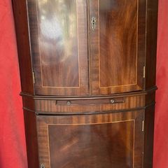 Cocktail cabinate