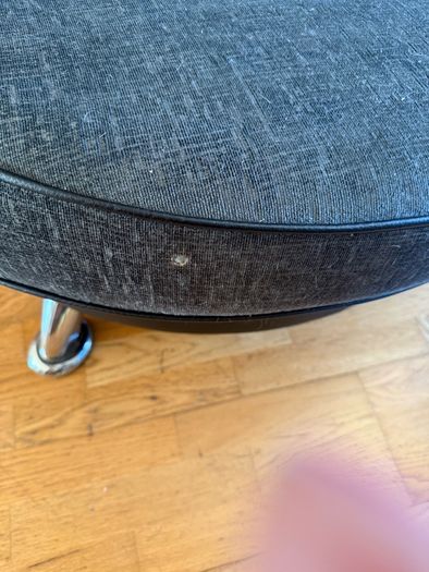 Free Swivel chair