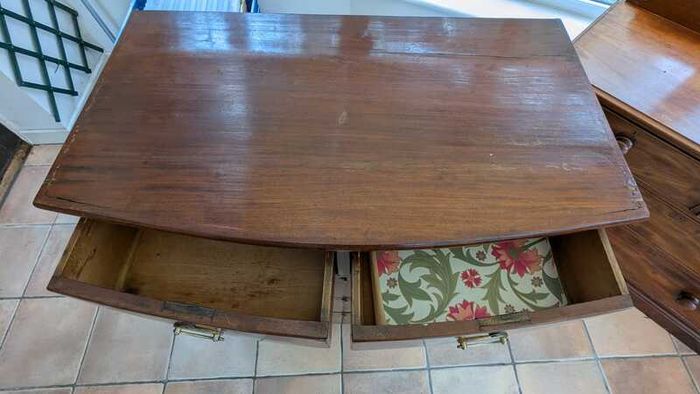 Bow fronted chest of drawers