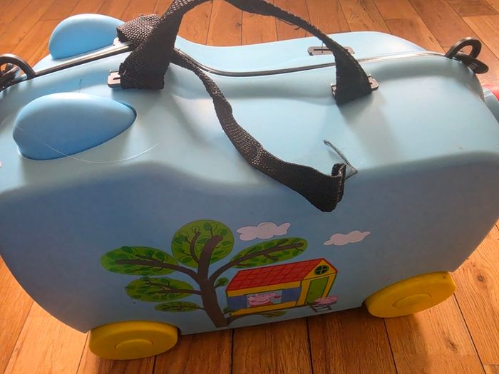 child suitcases
