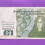 Irish one pound punt notes Image 4