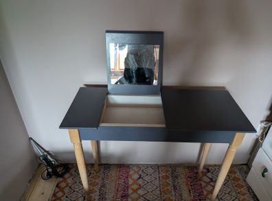 dressing table