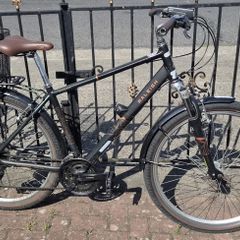 Raleigh Pioneer Trail hybrid bike in great condition and ready to ride.