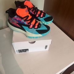 Basketball boots