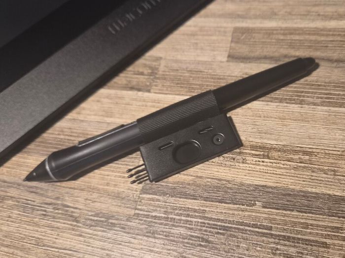 Wacom Cintiq 16 (DTK-1660) Pen Display, Boxed + Extra Wacom