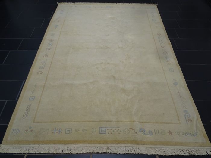 Nepalese Rug 3.05 x 2.05m (Neptib)