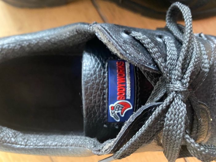 Work shoes