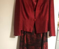 Ladies designer stunning suit size 14 reduced