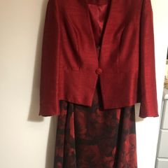 Ladies designer stunning suit size 14 reduced
