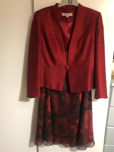Ladies designer stunning suit size 14 reduced