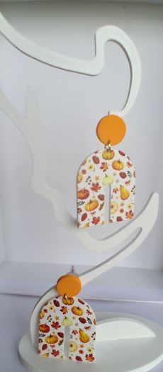 Autumnl Fever Leaf & Pumpkin Motif N Shape Clay Earrings