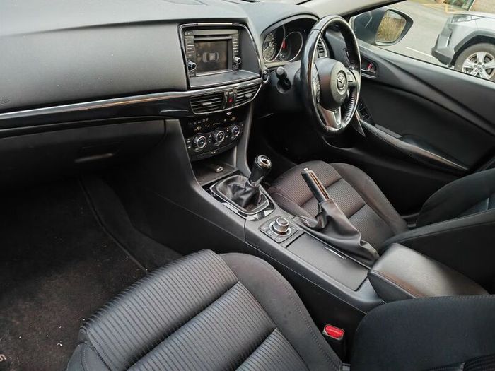 142 Mazda6 D 12 stamp serv hist,Nct 9/26 tax 190
