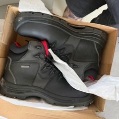 Steel toe work boots brand new.