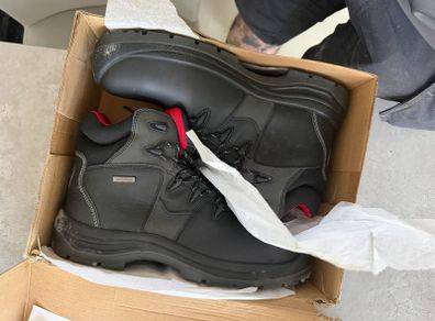 Steel toe work boots brand new.