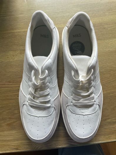 White leather lace up runners/trainers size 10