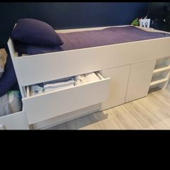Mid sleeper bed and mattress