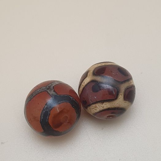 Lot of 2 Vintage Etched Carnelian Agate Beads