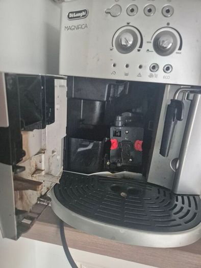 Delonghi coffee machine [beans]