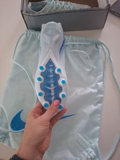 New Zoom Air football boots uk5