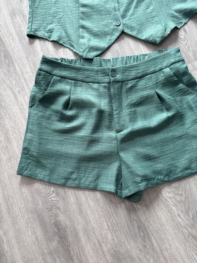 shorts  and waist coat shien