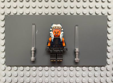 lego Star Wars sw1300 Ahsoka Tano (Adult) minifigure- Pearl Dark Gray Robe, Printed Arms