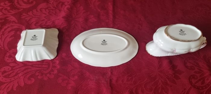 3 Piece Royal Albert Victoriana Rose Bone China Gold Gilt Gravy Boat, Gravy Boat Saucer And Square Dip Dish Set Made In England