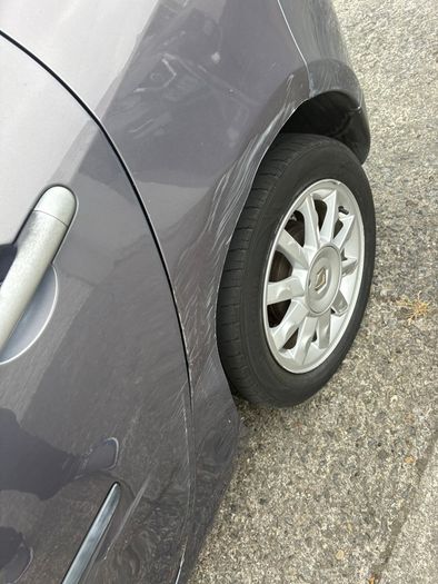 2008 Renault Clio + CarPlay + Reverse Camera